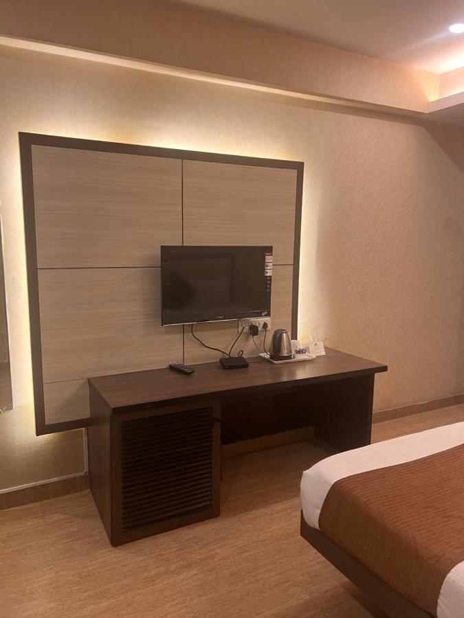 Hotel Sb Castle Kanpur Eksteriør billede