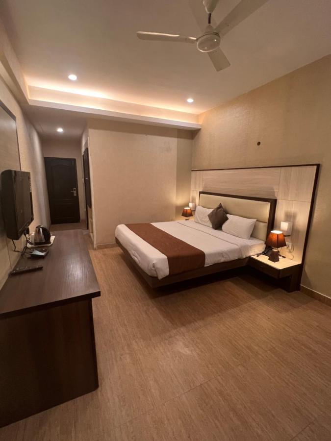 Hotel Sb Castle Kanpur Eksteriør billede