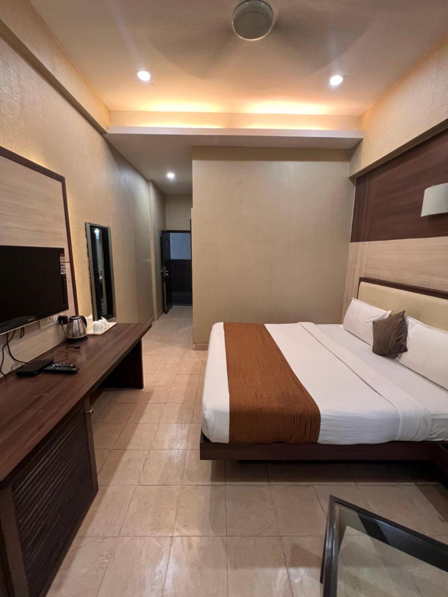 Hotel Sb Castle Kanpur Eksteriør billede